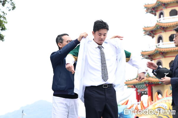 ▲▼ 黃子鵬加盟儀式。（圖／記者黃克翔攝）