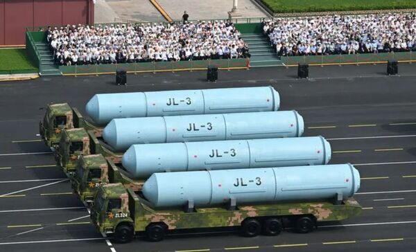 ▲▼巨浪-3（JL-3）潛射遠程彈道導彈在抗戰勝利80周年大閱兵上亮相。（圖／翻攝自新華社）