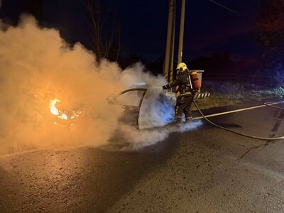 彰化清晨火燒車！駕駛跳車逃生15%燒燙傷躺路邊　緊急送醫搶命