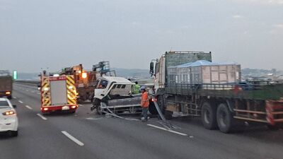 快訊／國3南和美段5車連環撞！貨車變形2人受困　後方回堵8K