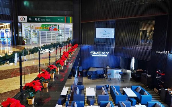 ▲▼台北松山區「SMEXY音樂餐廳」，現場Live Band駐唱，擁有250坪五星級包場空間，提供浪漫歐式料理的音樂餐酒館。（圖／部落客Mika提供）