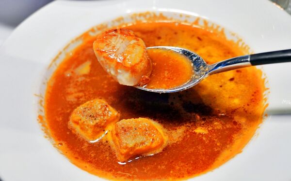 ▲▼台北松山區「SMEXY音樂餐廳」，現場Live Band駐唱，擁有250坪五星級包場空間，提供浪漫歐式料理的音樂餐酒館。（圖／部落客Mika提供）