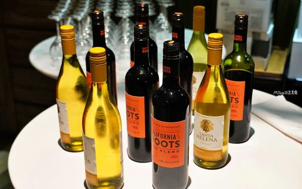 ▲▼台北松山區「SMEXY音樂餐廳」，現場Live Band駐唱，擁有250坪五星級包場空間，提供浪漫歐式料理的音樂餐酒館。（圖／部落客Mika提供）