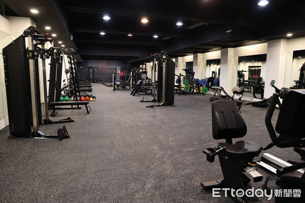 ▲皇鷹學院媒體導覽，台鋼雄鷹訓練基地重訓室。（圖／記者黃克翔攝）