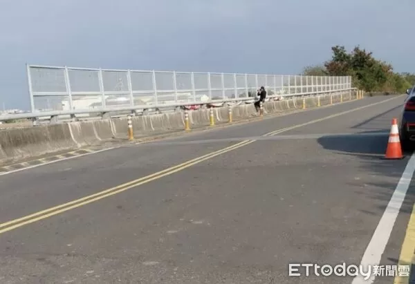 ▲雲林大埤鄉嘉興路跨越國道的便橋，是地方居民日常通行要道，防護設施安全備受關注。（圖／記者游瓊華翻攝）