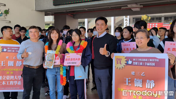 ▲土庫商工建築科學生王儷靜，憑藉技職專業與競賽實績，透過特殊選才錄取國立臺灣大學土木工程學系。（圖／記者游瓊華翻攝）