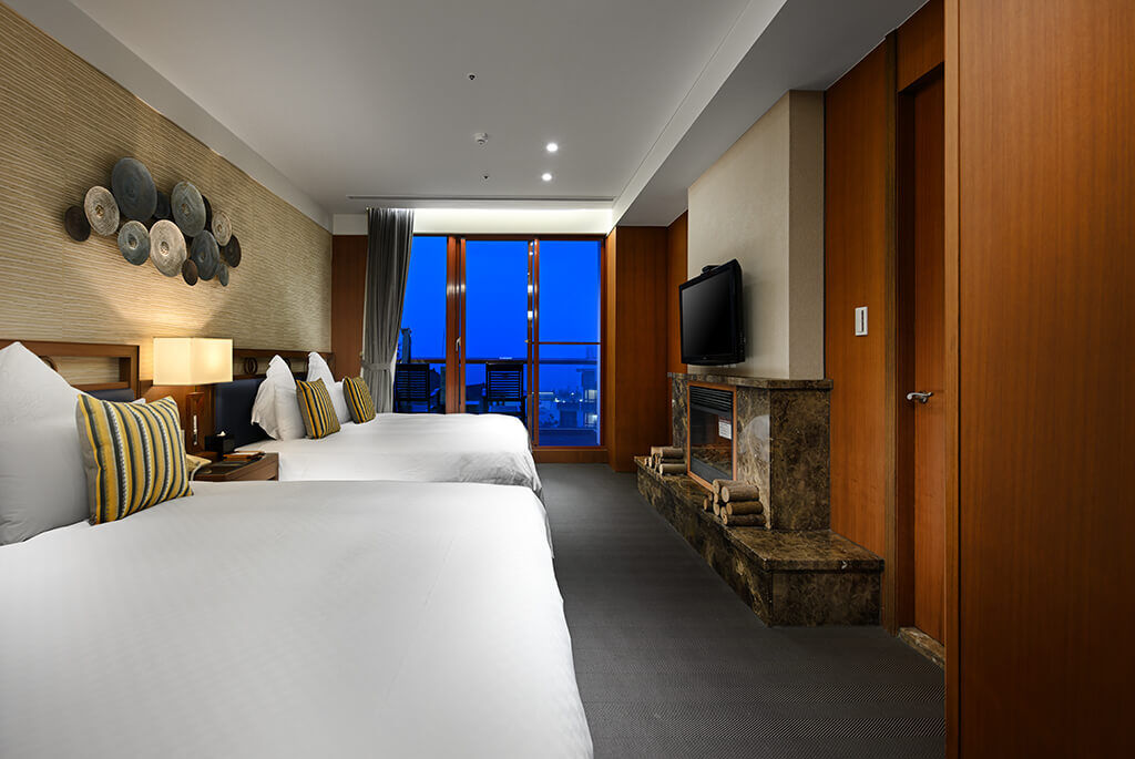 ▲▼   小笠原山、祝山車站雪後，星空奇景超吸睛即日起至2月13日止，入住指定房型享8折起優惠  。（圖／阿里山賓館提供）