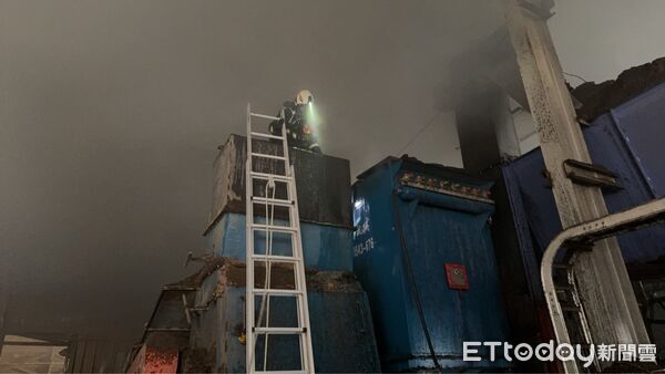 ▲竹山鎮集山路三段1671號恆源綠能工廠今晨發生火警。（圖／記者高堂堯翻攝）