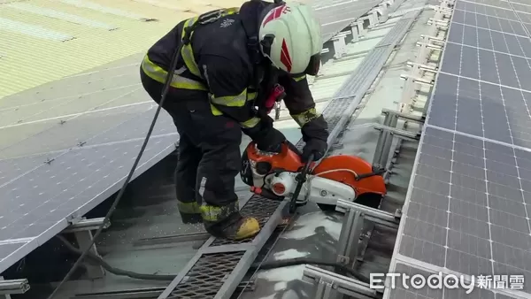 ▲竹山鎮集山路三段1671號恆源綠能工廠今晨發生火警。（圖／記者高堂堯翻攝，下同）