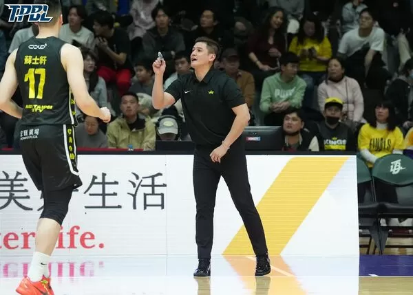 ▲中壢運動中心、沃許本、洪志善。（圖／TPBL職籃提供）