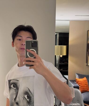 ▲許光漢平頭照首度公開！入伍前「落髮儀式」曝光。（圖／翻攝自許光漢IG）