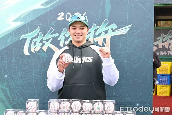 ▲▼ 台鋼雄鷹春訓開訓典禮 -吳念庭  。（圖／記者黃克翔攝）