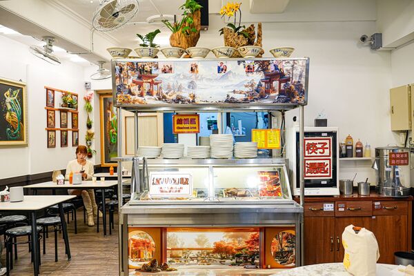 ▲▼新竹城隍廟美食推薦「九添福牛肉麵」，米其林實力好店，超浮誇大份量牛肉麵。（圖／部落客珊莎提供）