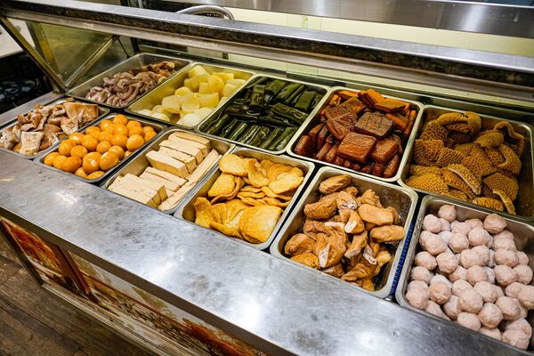 ▲▼新竹城隍廟美食推薦「九添福牛肉麵」，米其林實力好店，超浮誇大份量牛肉麵。（圖／部落客珊莎提供）