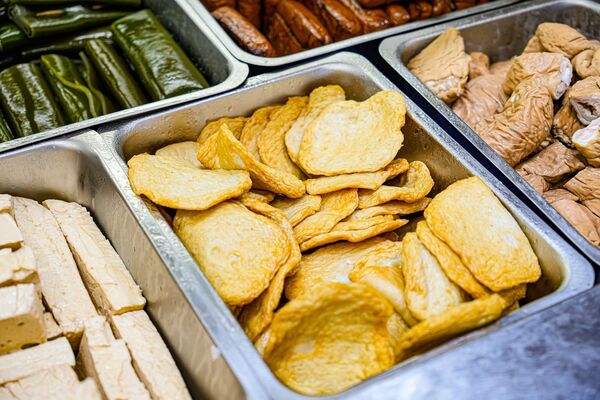 ▲▼新竹城隍廟美食推薦「九添福牛肉麵」，米其林實力好店，超浮誇大份量牛肉麵。（圖／部落客珊莎提供）