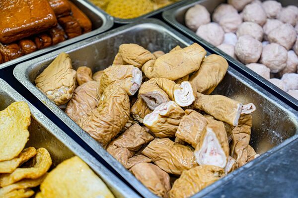 ▲▼新竹城隍廟美食推薦「九添福牛肉麵」，米其林實力好店，超浮誇大份量牛肉麵。（圖／部落客珊莎提供）