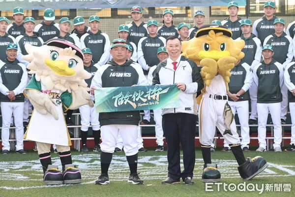 ▲▼ 台鋼雄鷹開訓典禮     。（圖／記者黃克翔攝）