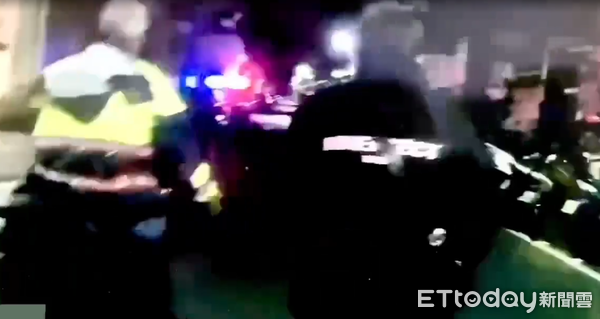 ▲台南市縣城隍廟黑令旗及儀仗遭人破壞，警方調閱監視器迅查獲涉案許姓男子依法偵辦。（記者林東良翻攝，下同）