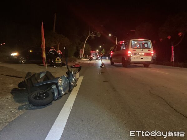 ▲▼金門王姓民眾夜間散步遭機車追撞，造成右小腿骨折送醫。(圖／金門縣警察局金湖分局提供)