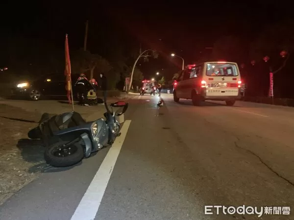 ▲▼金門王姓民眾夜間散步遭機車追撞，造成右小腿骨折送醫。(圖／金門縣警察局金湖分局提供)