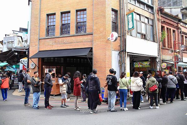 ▲▼大稻埕美食「路力草莓大福」，迪化街神級好吃草莓大福、草莓糖葫蘆。（圖／部落客萍子提供）