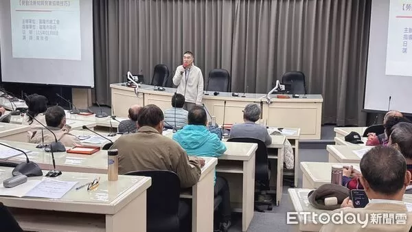 ▲謝國樑親臨培力工會領袖。（圖／記者郭世賢翻攝）