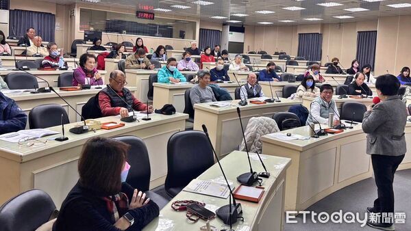 ▲謝國樑親臨培力工會領袖。（圖／記者郭世賢翻攝）