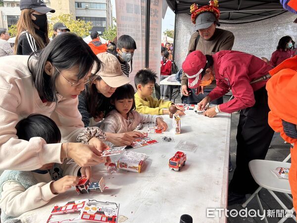 ▲台南市消防局舉辦「119出任務 守護台南GO」活動，吸引親子闖關學防火。（記者林東良翻攝，下同）