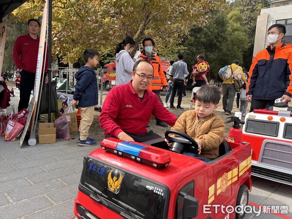 ▲台南市消防局舉辦「119出任務 守護台南GO」活動，吸引親子闖關學防火。（記者林東良翻攝，下同）