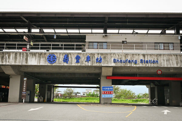 ▲▼花蓮壽豐車站美食「常紅蛋糕Redever cake」，極度濃郁榴槤千層。（圖／部落客水晶提供）