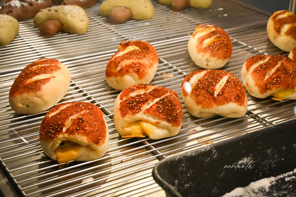 ▲▼花蓮壽豐車站美食「常紅蛋糕Redever cake」，極度濃郁榴槤千層。（圖／部落客水晶提供）