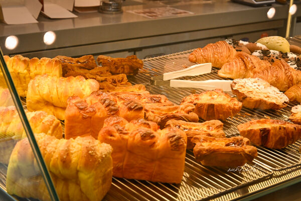 ▲▼花蓮壽豐車站美食「常紅蛋糕Redever cake」，極度濃郁榴槤千層。（圖／部落客水晶提供）