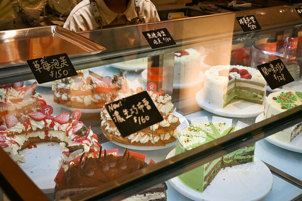 ▲▼花蓮壽豐車站美食「常紅蛋糕Redever cake」，極度濃郁榴槤千層。（圖／部落客水晶提供）