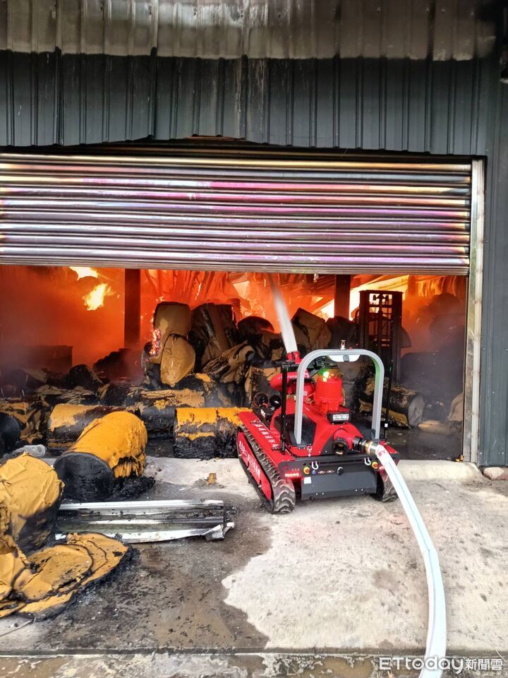 ▲嘉義縣大林鎮金紙工廠驚傳火警。（圖／記者翁伊森翻攝）