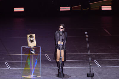 金唱片／Jennie沒補妝就上台！奪大賞「戴墨鏡遮臉」羞：我妝花了