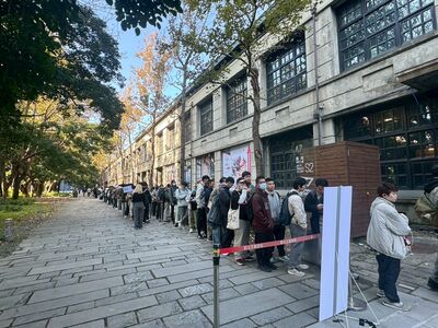 《莉可麗絲展》台北人潮爆滿直擊!粉絲清晨排隊搶限定周邊