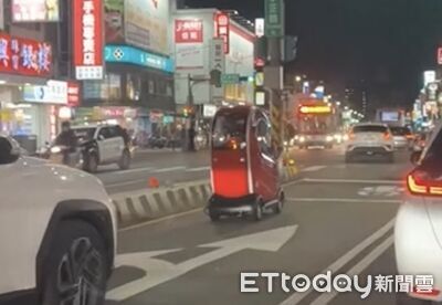 「移動神主牌」從眼前過員警沒取締　龍潭分局曝原因