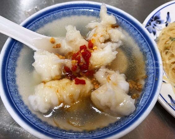 ▲▼三重美食「朱記花枝羹」，早餐吃一套炒米粉＋花枝羹推薦。（圖／部落客陳小可提供）