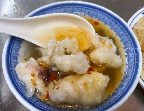 ▲▼三重美食「朱記花枝羹」，早餐吃一套炒米粉＋花枝羹推薦。（圖／部落客陳小可提供）