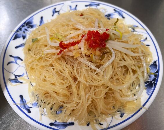 ▲▼三重美食「朱記花枝羹」，早餐吃一套炒米粉＋花枝羹推薦。（圖／部落客陳小可提供）