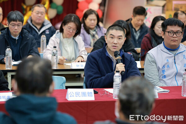 ▲基隆中山區公民座談今登場 謝國樑面對面傾聽在地聲音。（圖／記者郭世賢翻攝）