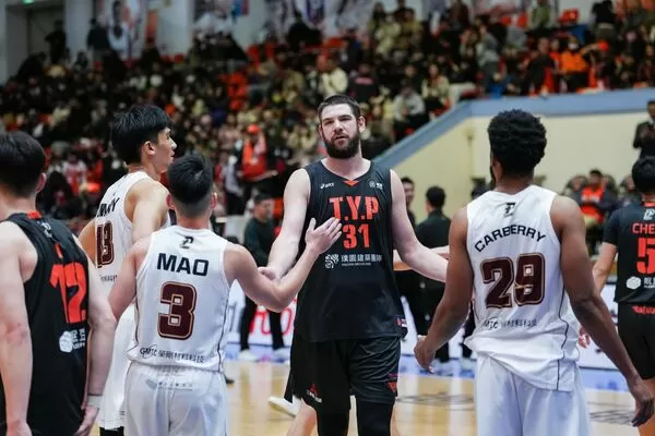 ▲桃園璞園領航猿阿提諾、陳將双、總教練卡米諾斯。（圖／PLG提供）