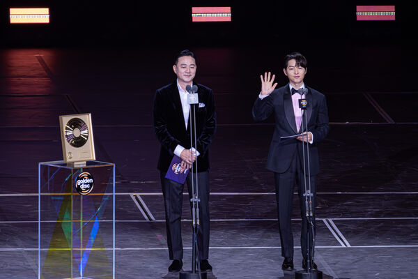 ▲▼ ▲▼金唱片／Stray Kids奪專輯大賞！。（圖／讀者提供）