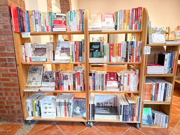 ▲▼桃園書香與咖啡交織的靜謐時光。（圖／部落客viviyu提供）