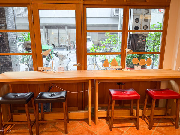 ▲▼桃園書香與咖啡交織的靜謐時光。（圖／部落客viviyu提供）