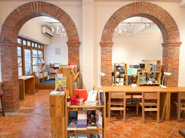 ▲▼桃園書香與咖啡交織的靜謐時光。（圖／部落客viviyu提供）