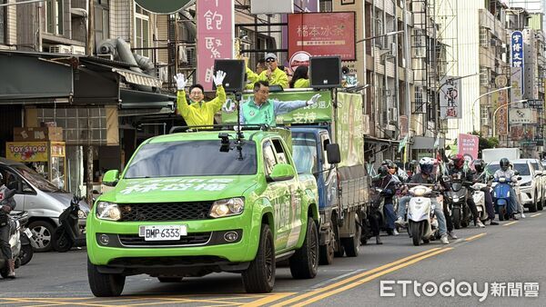 ▲林岱樺頂著新造型「小平頭」掃街，非常吸引目光             。（圖／記者吳世龍攝）