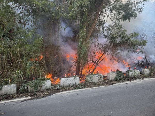 ▲火警空氣汙染。（圖／翻攝高速公路資訊網、中視環保局臉書）