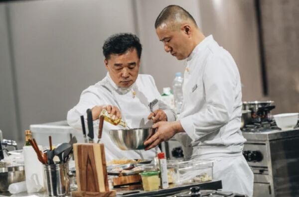 ▲▼10歲右食指遭切斷⋯《黑白2》朴孝男：想以黑湯匙身份參賽被拒絕了。（圖／翻攝自Netflix Korea IG）