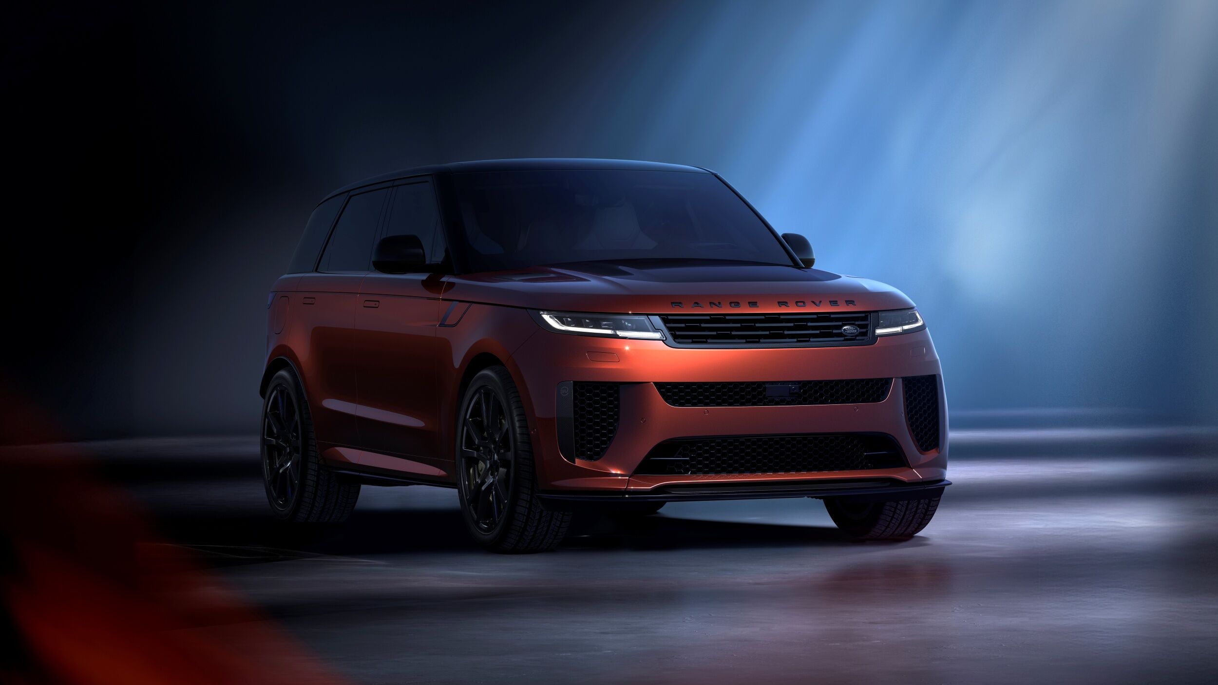 ▲台灣宣布Range Rover Sport SV Carbon性能旗艦接單！（圖／翻攝自Range Rover）